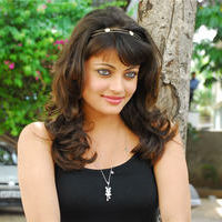 Sneha Ullal in the sets of  Madatha Kaj pictures | Picture 56474